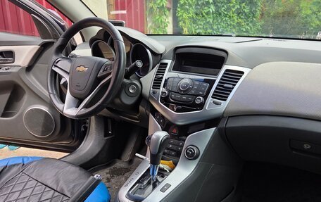 Chevrolet Cruze II, 2010 год, 495 000 рублей, 10 фотография