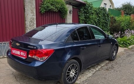 Chevrolet Cruze II, 2010 год, 495 000 рублей, 3 фотография