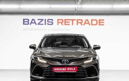 Toyota Camry, 2021 год, 3 300 000 рублей, 3 фотография