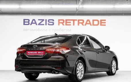 Toyota Camry, 2021 год, 3 300 000 рублей, 6 фотография