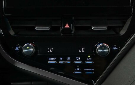 Toyota Camry, 2021 год, 3 300 000 рублей, 23 фотография