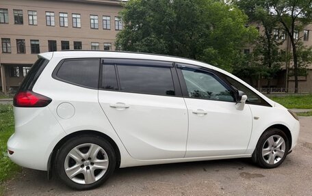 Opel Zafira C рестайлинг, 2013 год, 900 000 рублей, 2 фотография