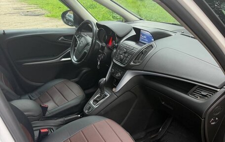Opel Zafira C рестайлинг, 2013 год, 900 000 рублей, 10 фотография