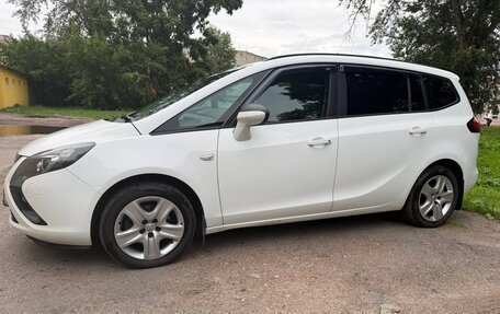 Opel Zafira C рестайлинг, 2013 год, 900 000 рублей, 4 фотография