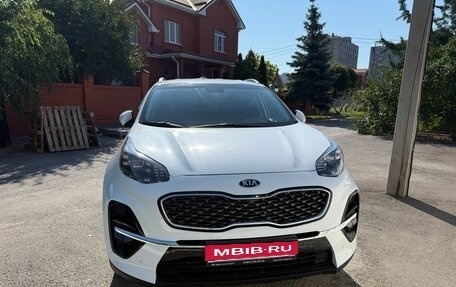 KIA Sportage IV рестайлинг, 2018 год, 2 400 000 рублей, 1 фотография