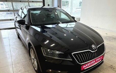 Skoda Superb III рестайлинг, 2015 год, 1 650 000 рублей, 3 фотография