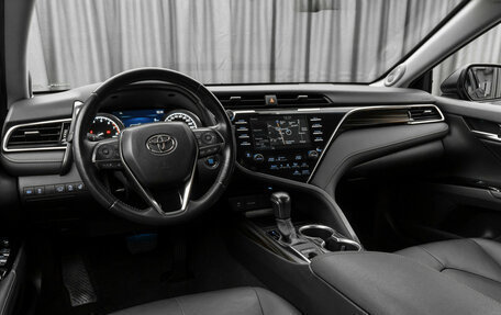 Toyota Camry, 2020 год, 3 230 000 рублей, 7 фотография