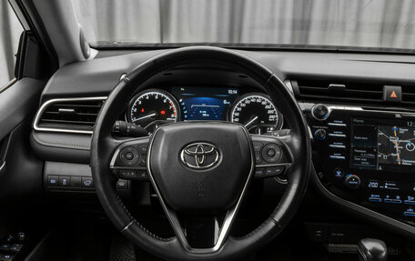 Toyota Camry, 2020 год, 3 230 000 рублей, 10 фотография