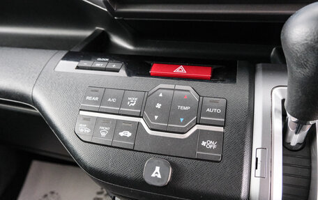 Honda Stepwgn IV, 2014 год, 1 569 000 рублей, 18 фотография