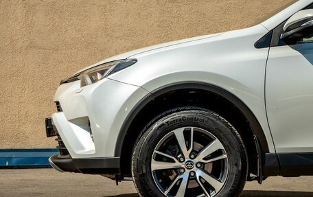 Toyota RAV4, 2019 год, 2 430 000 рублей, 5 фотография