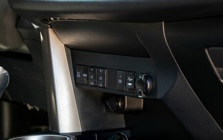 Toyota RAV4, 2019 год, 2 430 000 рублей, 13 фотография