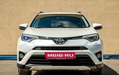 Toyota RAV4, 2019 год, 2 430 000 рублей, 4 фотография