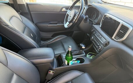 KIA Sportage IV рестайлинг, 2018 год, 2 400 000 рублей, 5 фотография