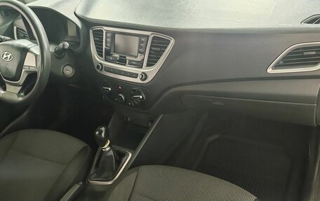 Hyundai Solaris II рестайлинг, 2018 год, 450 000 рублей, 16 фотография