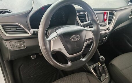 Hyundai Solaris II рестайлинг, 2018 год, 450 000 рублей, 12 фотография