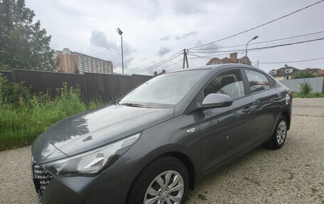 Hyundai Solaris II рестайлинг, 2021 год, 1 500 000 рублей, 3 фотография