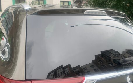 Mitsubishi Outlander III рестайлинг 3, 2018 год, 1 780 000 рублей, 4 фотография