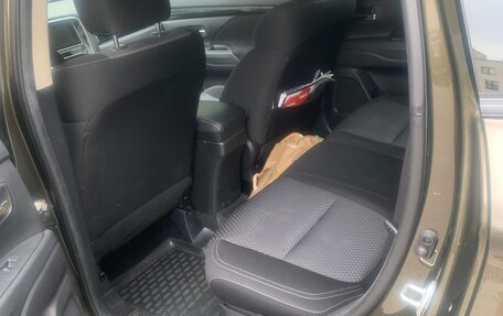 Mitsubishi Outlander III рестайлинг 3, 2018 год, 1 780 000 рублей, 6 фотография