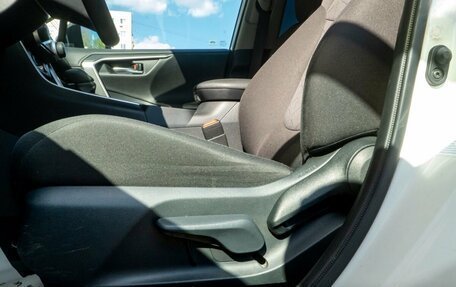 Toyota RAV4, 2020 год, 3 120 000 рублей, 18 фотография