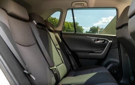 Toyota RAV4, 2020 год, 3 120 000 рублей, 31 фотография