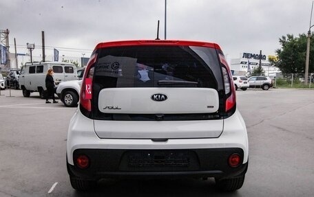 KIA Soul II рестайлинг, 2018 год, 1 600 000 рублей, 7 фотография
