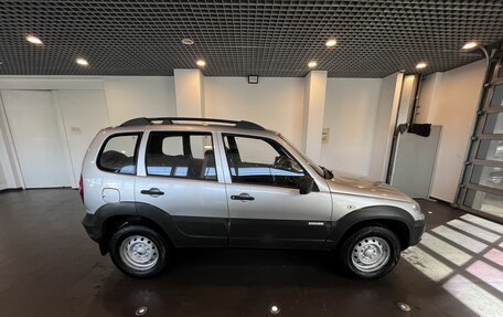 Chevrolet Niva I рестайлинг, 2011 год, 495 000 рублей, 2 фотография