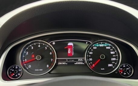 Volkswagen Touareg III, 2013 год, 1 899 000 рублей, 12 фотография