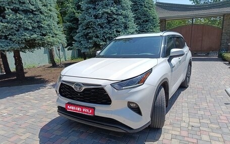 Toyota Highlander, 2021 год, 4 250 000 рублей, 1 фотография