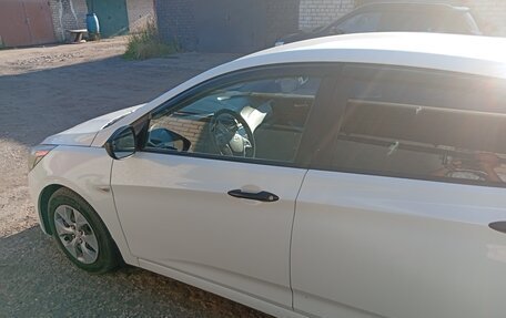 Hyundai Solaris II рестайлинг, 2014 год, 900 000 рублей, 3 фотография