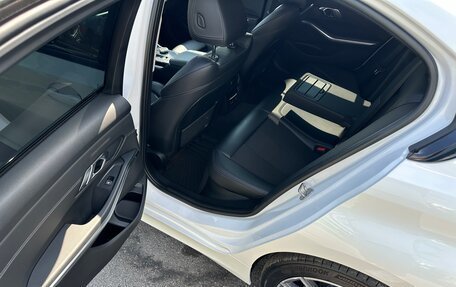 BMW 3 серия, 2019 год, 3 200 000 рублей, 27 фотография