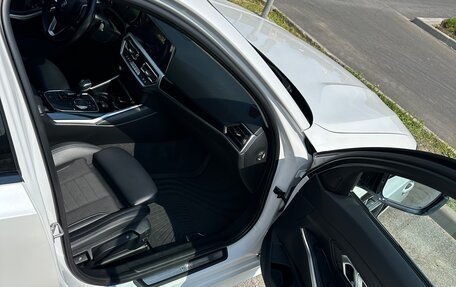 BMW 3 серия, 2019 год, 3 200 000 рублей, 31 фотография