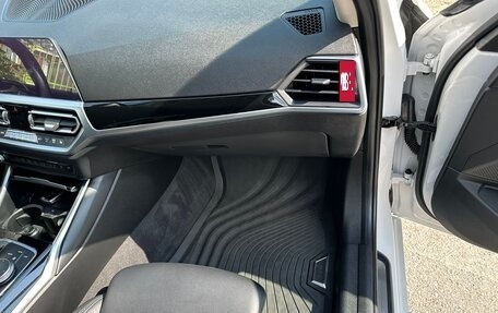 BMW 3 серия, 2019 год, 3 200 000 рублей, 32 фотография
