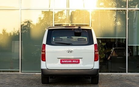 Hyundai Grand Starex Grand Starex I рестайлинг 2, 2010 год, 1 495 000 рублей, 5 фотография