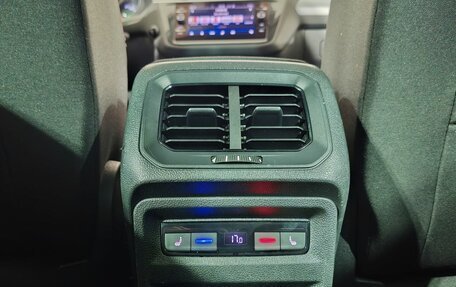 Volkswagen Tiguan II, 2020 год, 2 350 000 рублей, 19 фотография