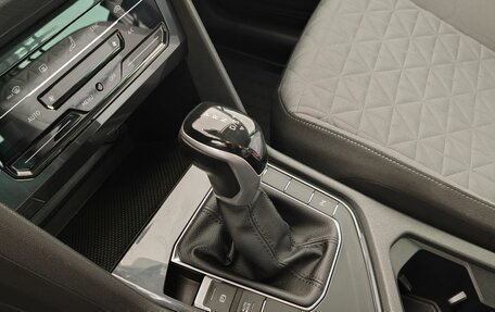 Volkswagen Tiguan II, 2020 год, 2 350 000 рублей, 18 фотография