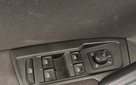 Volkswagen Tiguan II, 2020 год, 2 350 000 рублей, 17 фотография