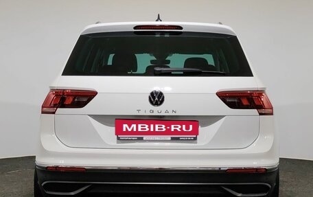Volkswagen Tiguan II, 2020 год, 2 350 000 рублей, 6 фотография