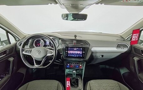 Volkswagen Tiguan II, 2020 год, 2 350 000 рублей, 10 фотография