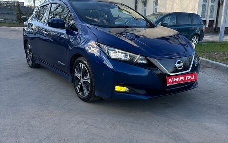 Nissan Leaf II, 2018 год, 1 325 000 рублей, 1 фотография