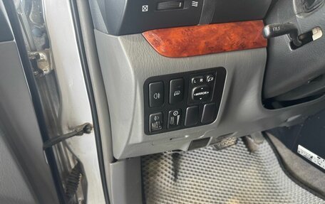 Toyota Land Cruiser Prado 120 рестайлинг, 2006 год, 1 595 000 рублей, 10 фотография