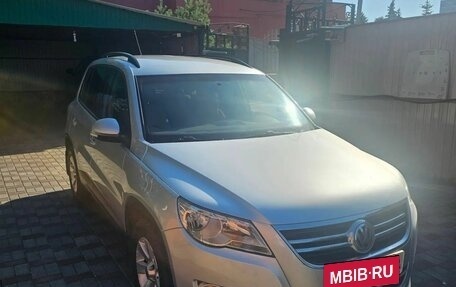 Volkswagen Tiguan I, 2011 год, 990 000 рублей, 2 фотография