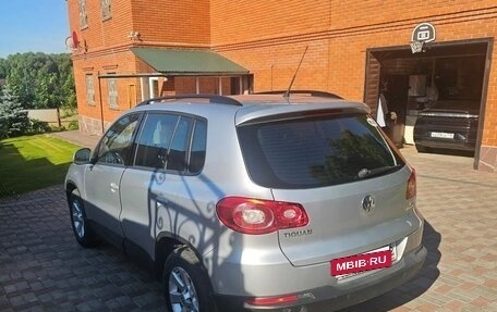Volkswagen Tiguan I, 2011 год, 990 000 рублей, 3 фотография