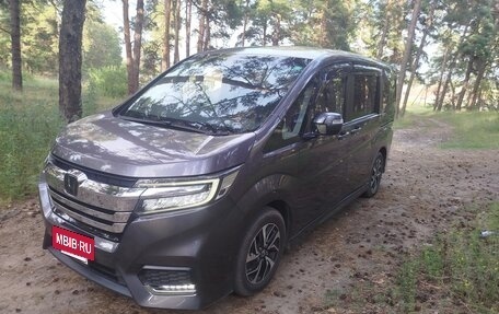 Honda Stepwgn IV, 2019 год, 2 150 000 рублей, 3 фотография