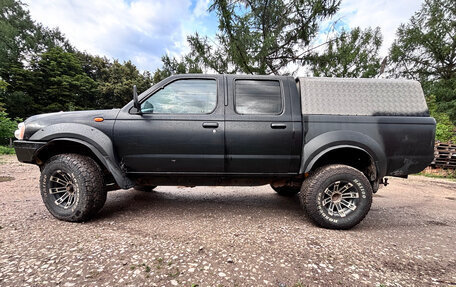 Nissan NP300, 2010 год, 1 050 000 рублей, 2 фотография