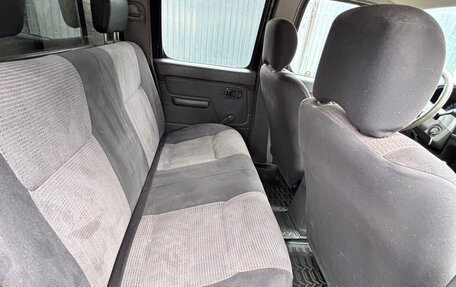 Nissan NP300, 2010 год, 1 050 000 рублей, 5 фотография