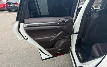 Porsche Cayenne III, 2011 год, 2 700 000 рублей, 15 фотография