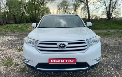 Toyota Highlander III, 2011 год, 1 800 000 рублей, 1 фотография
