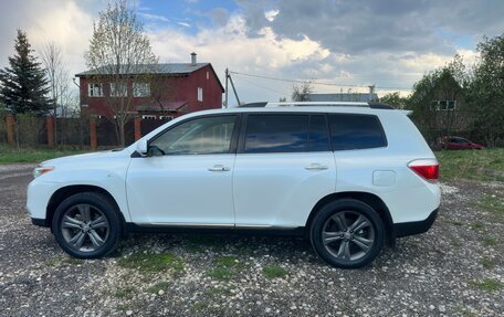 Toyota Highlander III, 2011 год, 1 800 000 рублей, 3 фотография