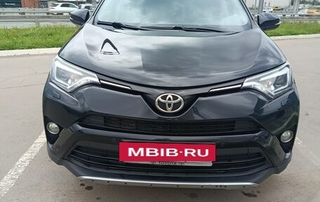 Toyota RAV4, 2018 год, 2 200 000 рублей, 21 фотография