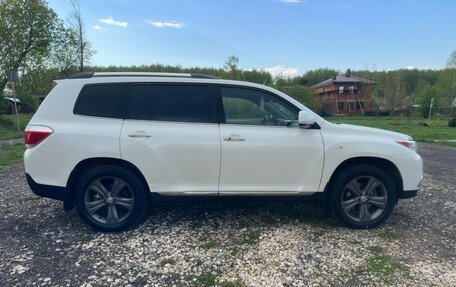 Toyota Highlander III, 2011 год, 1 800 000 рублей, 7 фотография